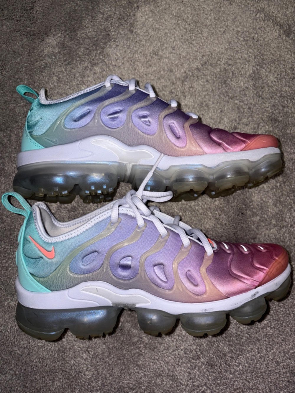 Nike Vapormax Plus - Picture 2 of 4